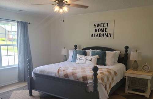 Albertville House | Only 2 blocks from the North entrance of Sand Mountain Park and Amphitheater!