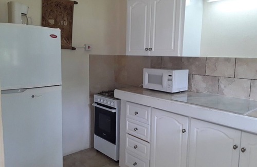 Halcyon Heights Apartment | Only 3 Mins To Beach And Beach Club apt 1.