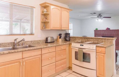 Paradise House | Only 5 Miles from Las Vegas Blvd,no Freeway.