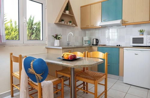 Almyrida Apartment | ONLY 5 MIN.WALK FROM CRYSTAL WATER SANDY BEACH OF ALMIRIDA