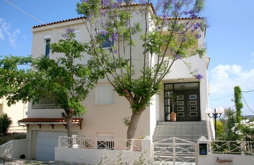Almyrida Apartment | ONLY 5 MIN.WALK FROM CRYSTAL WATER SANDY BEACH OF ALMIRIDA