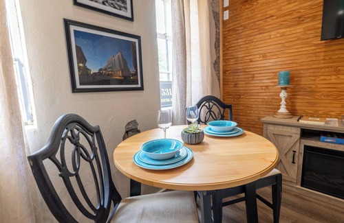 Laurel Apartment | Only Groundfloor access Airbnb Downtown Laurel - G
