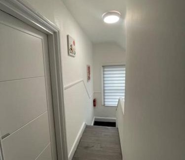 Broad Green Apartment | Opal - Executive London Flat
