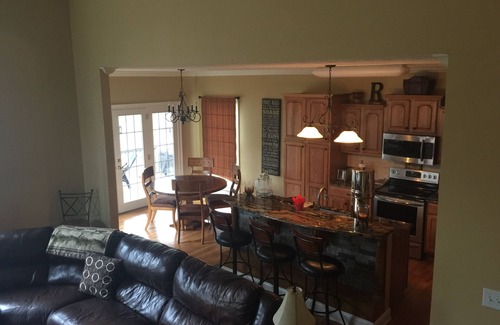 Auburn - Opelika House | Opelika/Auburn Big, Beautiful House On Pond, 1/5 Mile From Golf Course