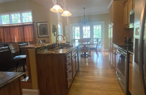 Auburn - Opelika House | Opelika/Auburn Big, Beautiful House On Pond, 1/5 Mile From Golf Course