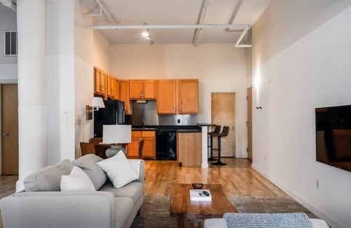 Downtown St. Louis Apartment | Open 2BR near the Enterprise Center