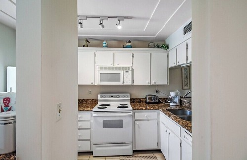 Plantation Condo | Open and airy 2 BR/2 BA condo in Plantation Golf and Country Club - Par 3