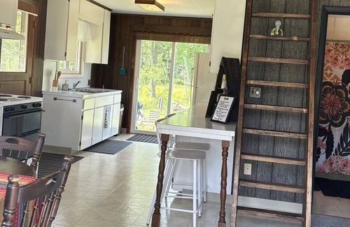 Port Hope Cottage | !OPEN BOOK for summer 24’! Port Hope cottage across from Lighthouse County park.