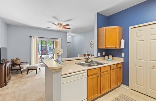 Auburn House | Open Concept AU Townhome w/Pool! Pets Welcome!