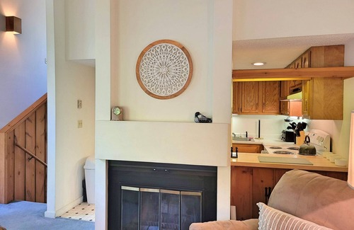 Lincoln House | Open concept, deck, fireplace, AC, pet-friendly, near Loon. C6301 by LRS