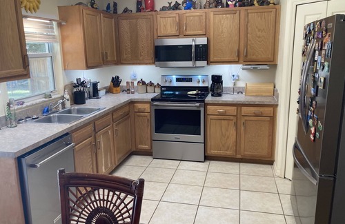 Belleview Heights House | Open concept floorplan home on corner lot next to The Villages and Ocala Florida