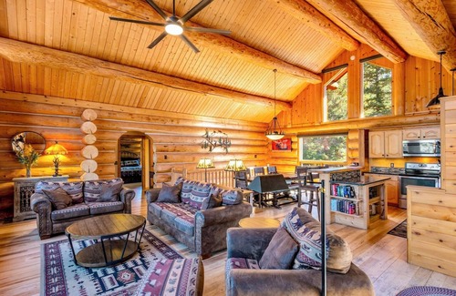 Carriage Hills House | Open Concept Spectacular Views 4 Bed 4 Ba w 2 King Ensuite’s 1+ Acre Hot Tub!