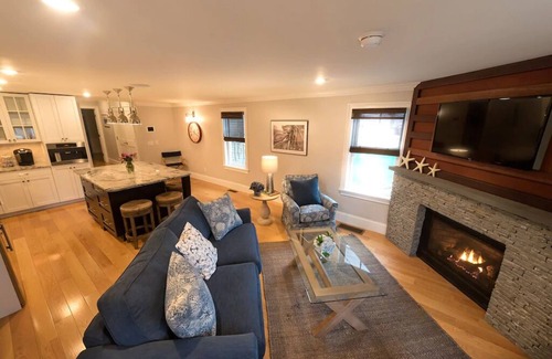 Yachting Village Condo | Open Concept w/Fireplace, 5 min to Mansions