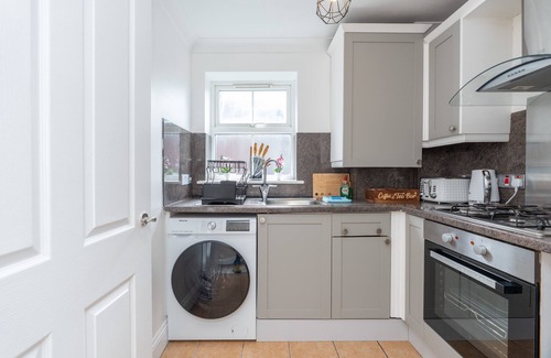 Bournemouth Apartment | Open Mind Property -2 Bedrooms with FREE parking