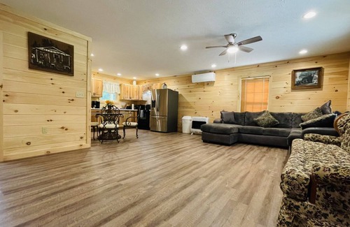 Hot Springs Cabin | Open! New Mountain Cabin, Privacy, Wildlife, Sunsets! Watch the Seasons Change