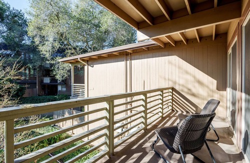 University South Apartment | Open Palo Alto 1BR w/Parking, nr Shops & Tech Companies, by Blueground