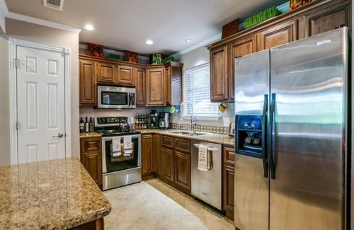 Kemp House | OPEN WATER VIEWS-HOT TUB-High Speed Internet-Sunsets