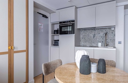 Chaussee-d'Antin Apartment | Opera - One Bedroom Balcony
