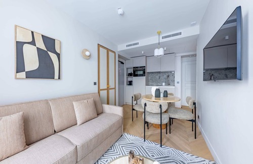 Chaussee-d'Antin Apartment | Opera - One Bedroom Balcony