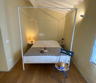 Suvereto House | Operaviva