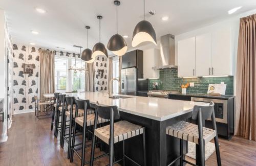 Talbot's Corner House | Ophelia & Owen at The Lucy by Stay Local Nashville