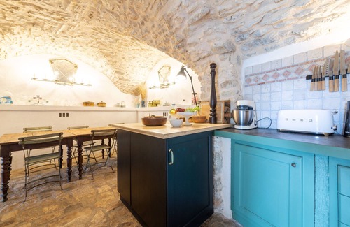 Lussan Villa | Oppida - Charmante maison en pierre avec piscine