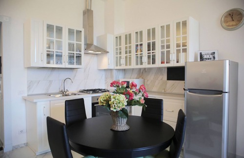 Carciano Apartment | Opposite Isola Bella, prestigious and romantic apartment in an old villa