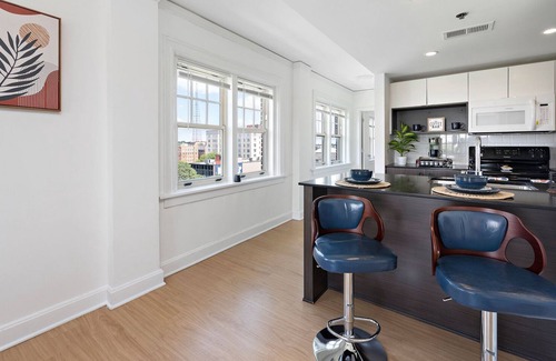 Midtown - Westport Apartment | Opulence Boho Chic Loft in Downtown