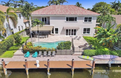 South Lake House | ~Opulence On The Bay - w/Pool/Hot Tub- Near Beach