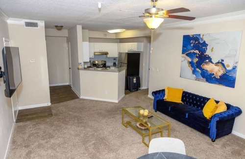 Underwood Hills Apartment | Opulent 1BR Perfectly Fit For COUPLES In MIDTOWN!