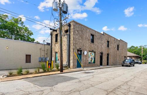Stone Mountain Historic Village Apartment | Opulent Loft on Main St -Walk to Stone Mtn Park!