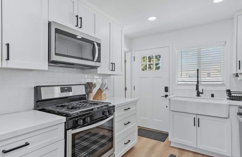 Logan Heights House | Orange Blossom -2BR Free Parking