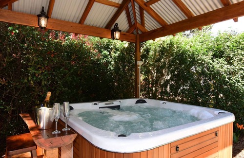 Kangaroo Valley House | Orange Blossom - Retreat
