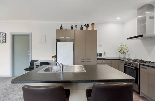 Greytown House | Orange Blossom Cottage - Greytown Holiday Home