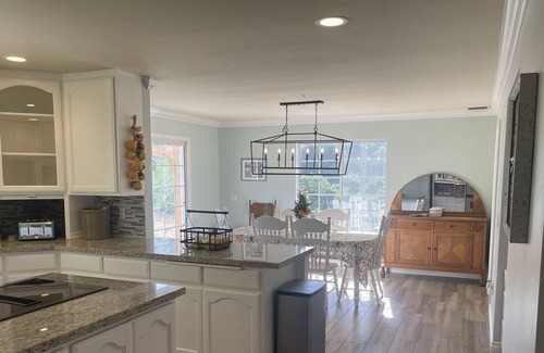 Fallbrook House | Orange Blossom Retreat in scenic De Luz Heights