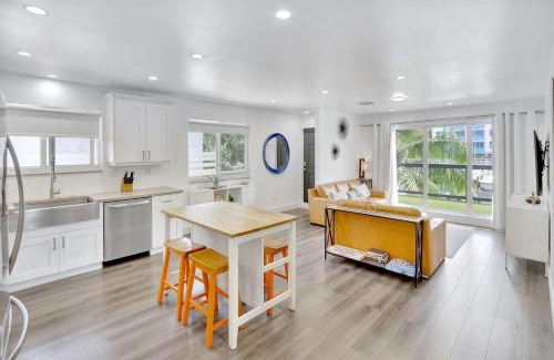 Hendricks and Venice Isles Apartment | Orange Dream in the Sky