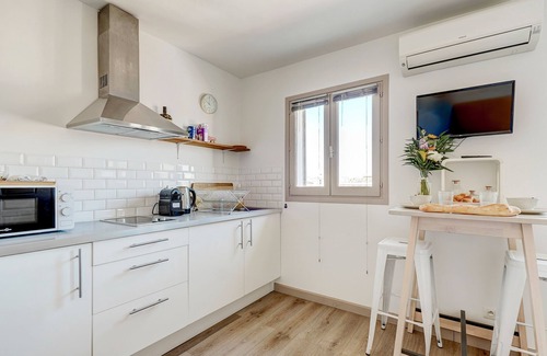 Opera Apartment | ORANGE - LES COCONS - Studio Apartment, Sleeps 2