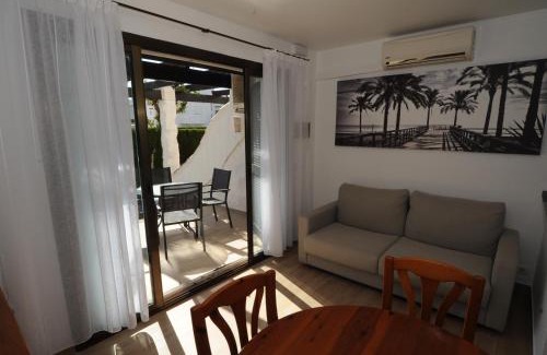Benicassim House | Orange Park Estudio Jardin vista piscina