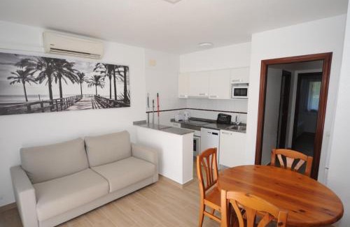 Benicassim House | Orange Park Estudio Jardin vista piscina