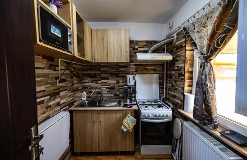 Pitesti Apartment | Orange Studio
