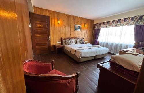 Darjeeling Hotel | Orangepetal Comfort Himalayan Resort, Darjeeling