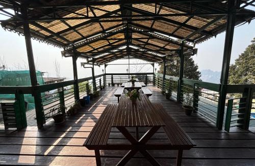 Darjeeling Hotel | Orangepetal Comfort Himalayan Resort, Darjeeling