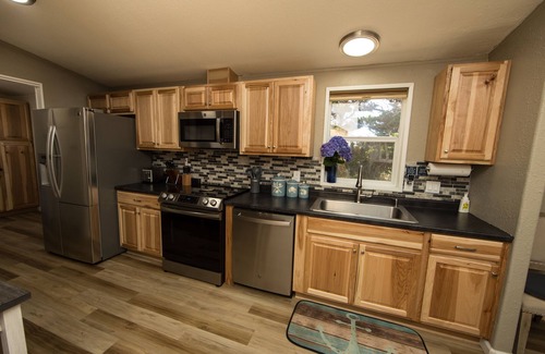 Gold Beach House | Orca Ranch House- Walk to Beach/SPA/Pet Friendly!