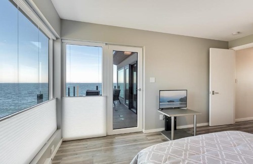 Saanich East House | Orca View Suite 10 Mile Point
