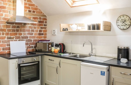 Newtown Cottage | ORCHARD COTTAGE, pet friendly, character holiday cottage in Kerry