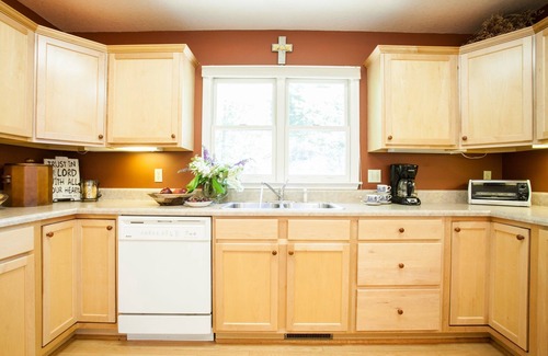 Laurel Ridge House | Orchard Knob | Pet Friendly, 15-Min to Town & Spectacular Mountain View!