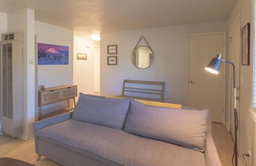 Orchard District House | Orchard Park Getaway!