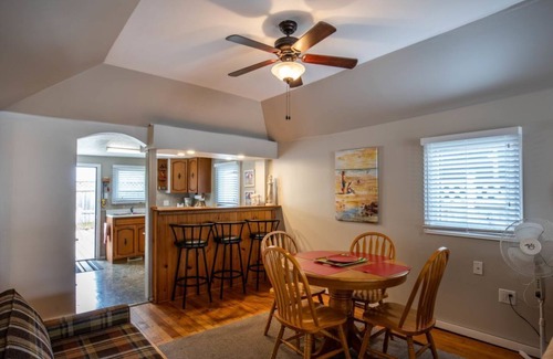 Sauble Beach Cottage | Orchid Bliss- Cute & cozy cottage by the beach