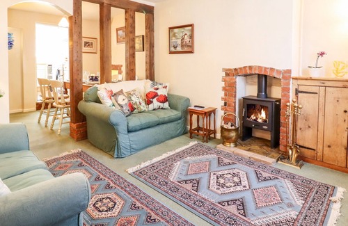 Lavenham Cottage | ORCHID COTTAGE, character holiday cottage, with open fire in Lavenham