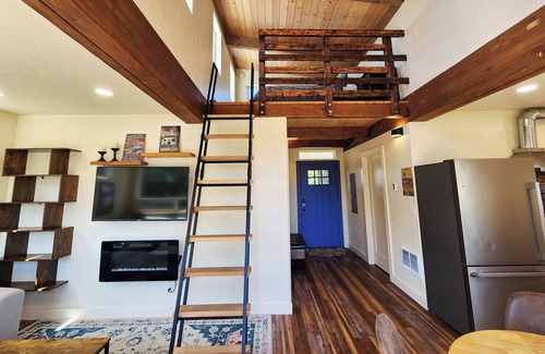 Waldport House | Oregon Coast Container Home, Dog Friendly! Sleeps 4!